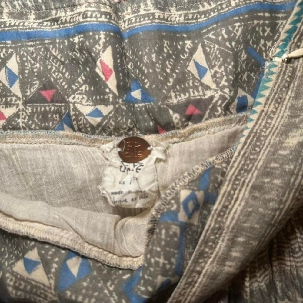 Free People mini skirt in‎ a boho geometric print - Picture 3 of 5